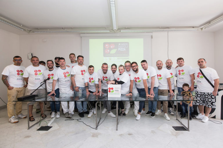 La pizza è un'arte. Si prepara il Village