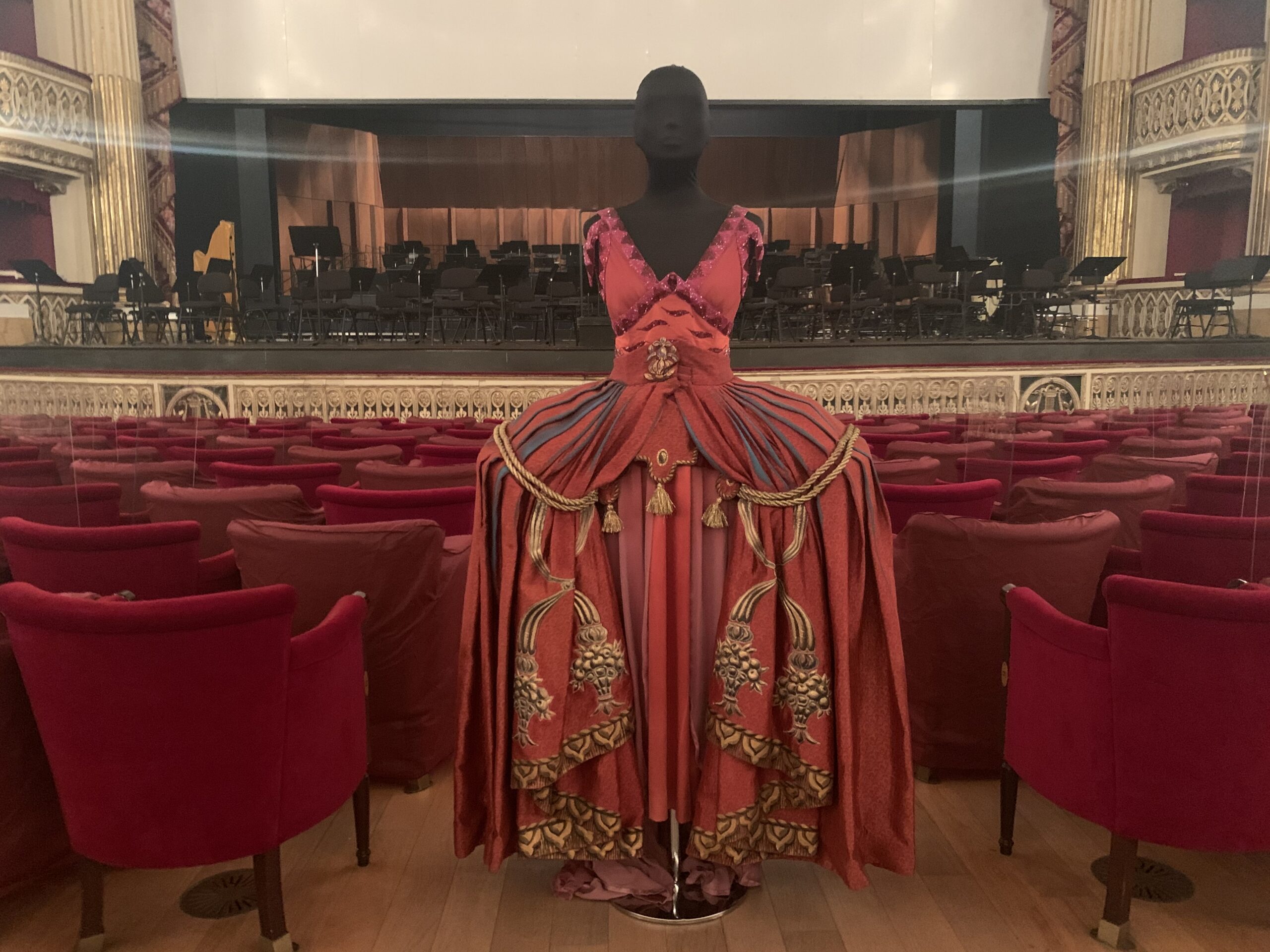 Il Museo MeMus riapre e la Sala del Teatro si anima dei personaggi dell’opera Adriana Lecouvreur