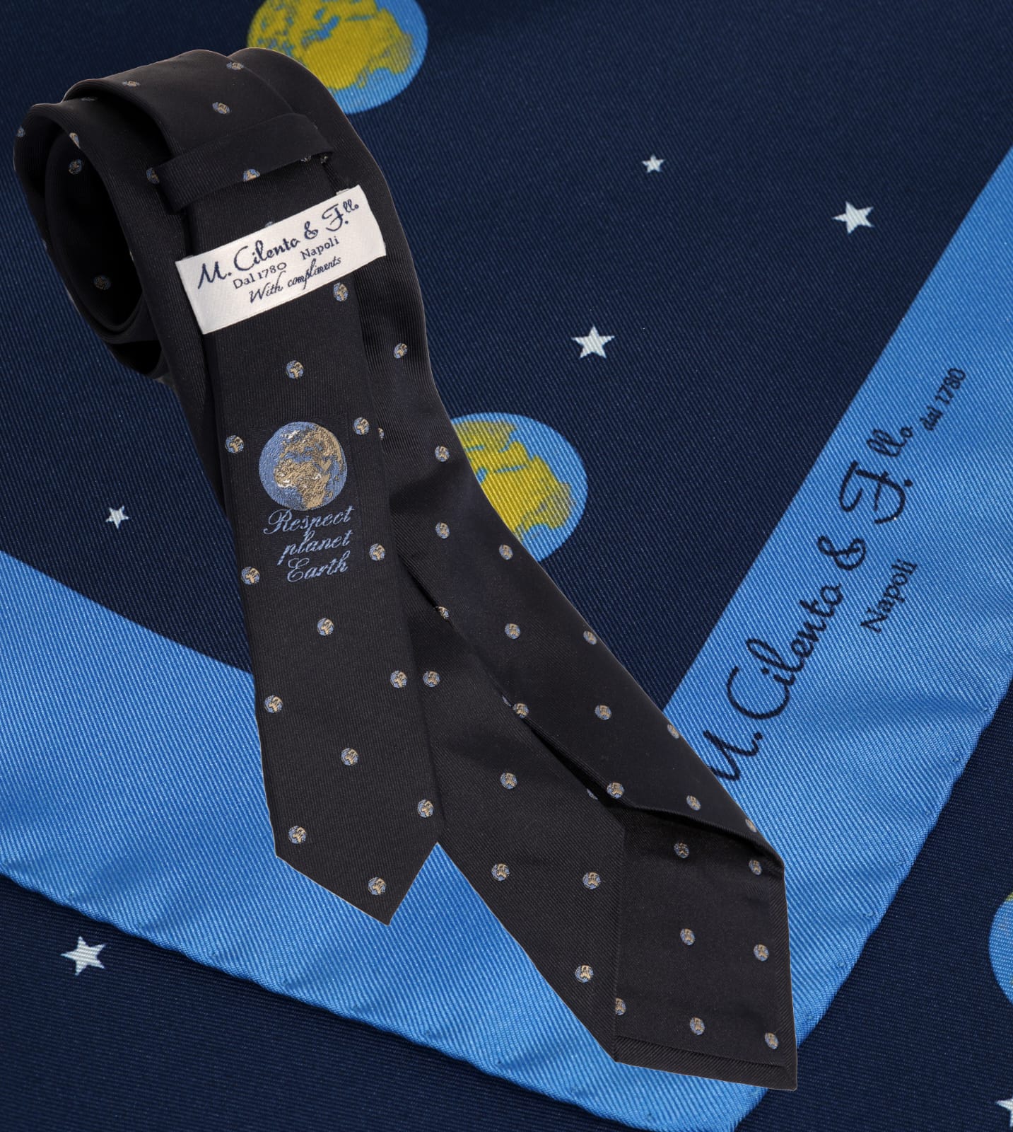 Giornata mondiale della Terra; Maison Cilento lancia una collezione di cravatte dedicata ai pianeti