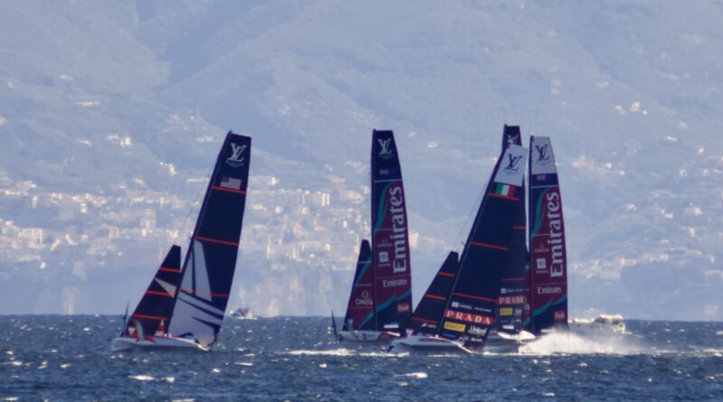 America’s Cup, spettacolo nel Golfo di Napoli: Luna Rossa resta al comando dopo il secondo giorno
